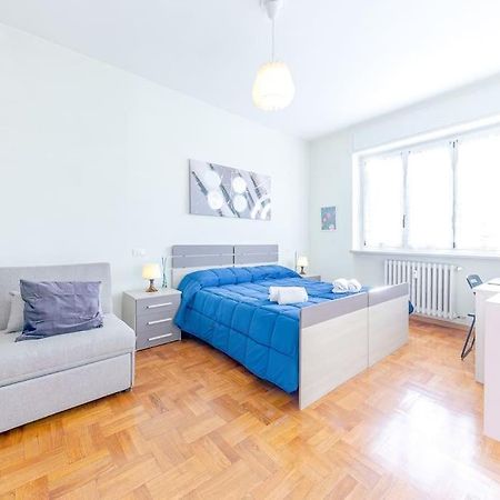 Navigli - Downtown - Duomo Spacious Two Bedroom Apartment - Close To Metro - Ac - Wi-Fi Milan Bagian luar foto