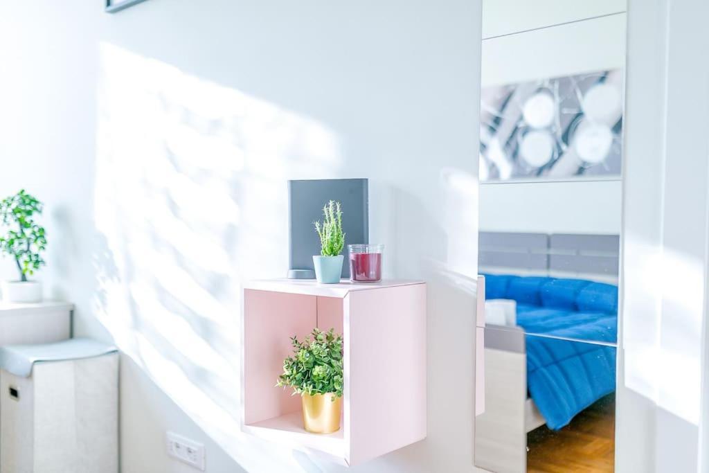 Navigli - Downtown - Duomo Spacious Two Bedroom Apartment - Close To Metro - Ac - Wi-Fi Milan Bagian luar foto