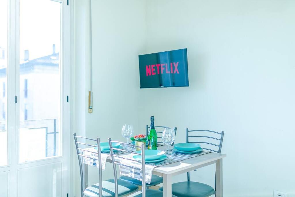 Navigli - Downtown - Duomo Spacious Two Bedroom Apartment - Close To Metro - Ac - Wi-Fi Milan Bagian luar foto